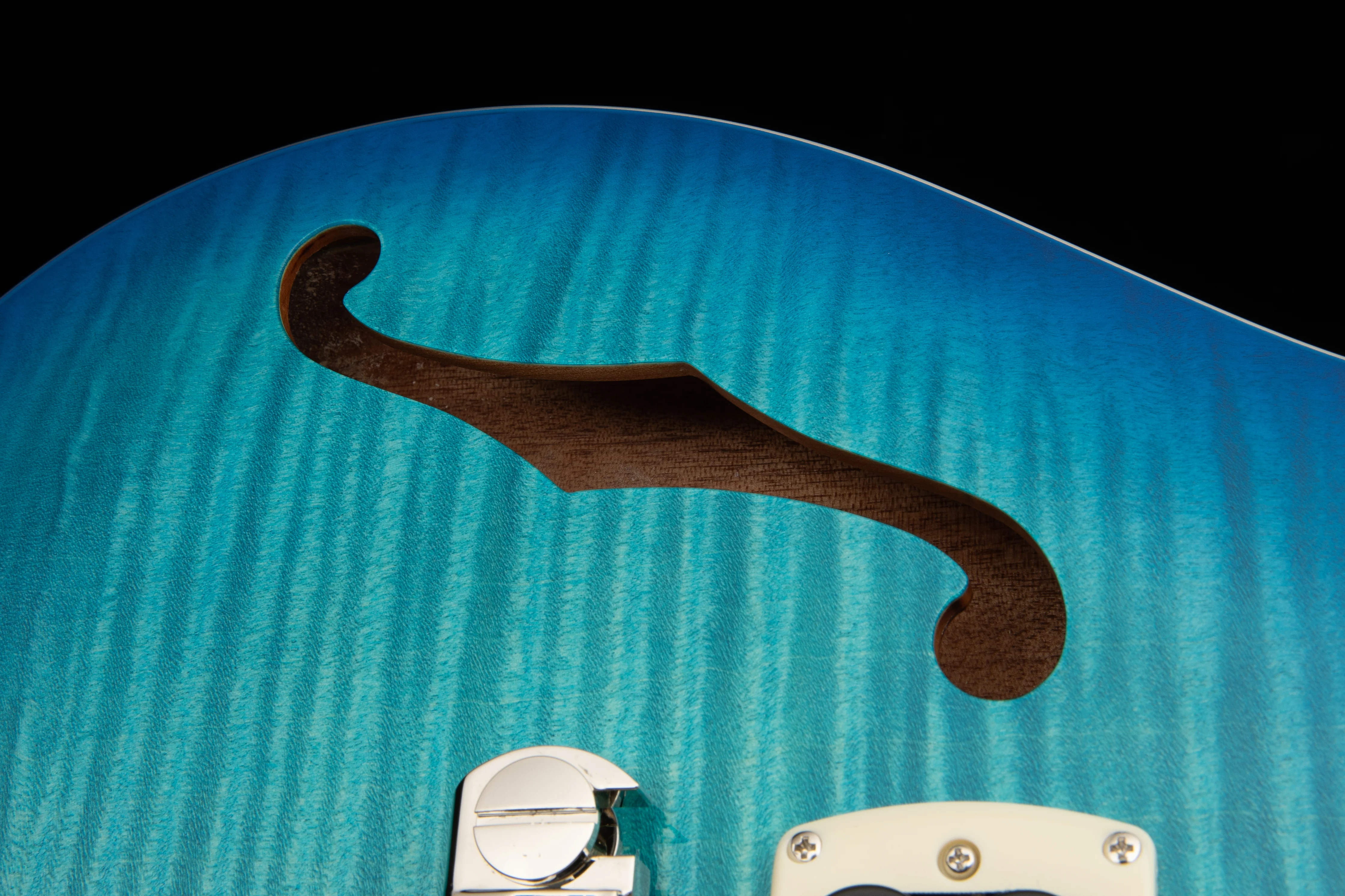 SE Flat Back Hollowbody I Piezo Lake Blue